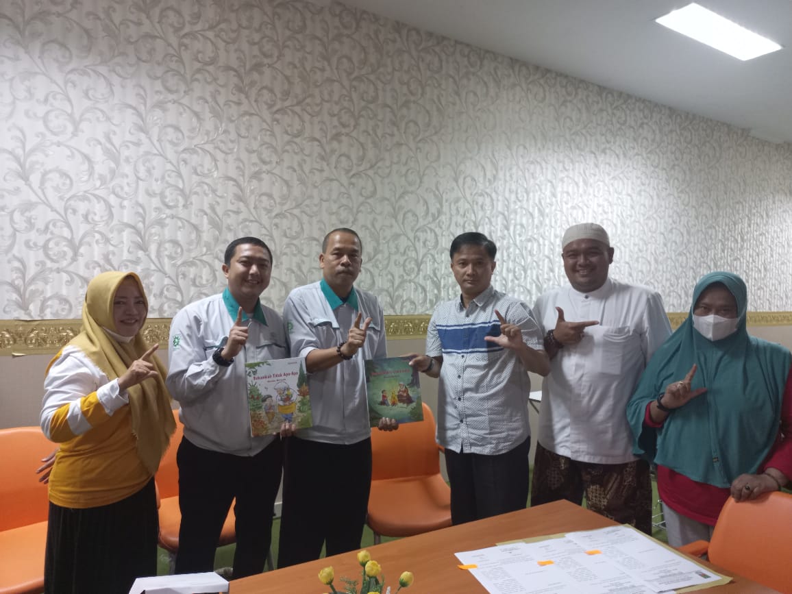 Penyerahan 1.000 buku Cerita Bergambar (EHON)